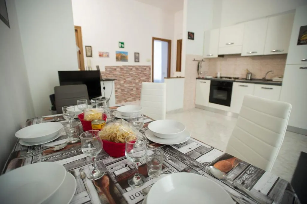 domus nerone appartment in san giovanni, Roma, Italia