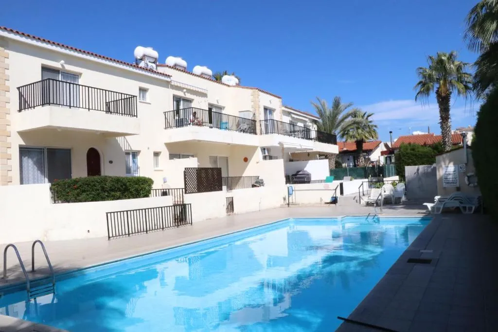 Cyking 2 bed Apartment with pool & 10 min to beach, Paphos, Cyprus