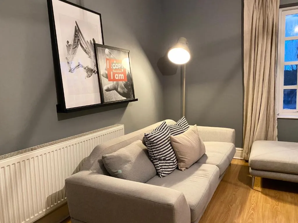 Alpheus Living: Newsham Apartment, Bayberry (NY), United Kingdom