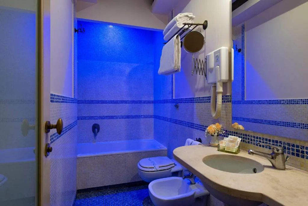 Grand Hotel Europa & Restaurant - Sea Hotels, Napoli, Italia
