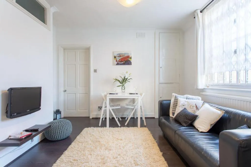Spacious 1Bed Apart in Stepney Green - Zone 2, Londra, Marea Britanie