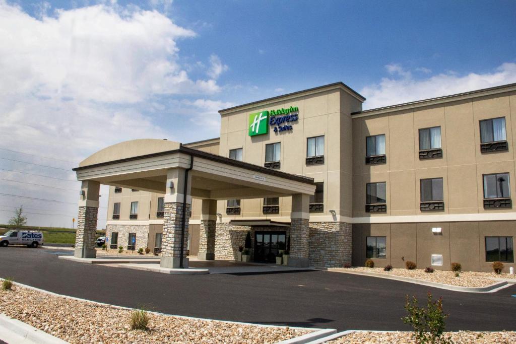 Holiday Inn Express and Suites Sikeston, an IHG Hotel