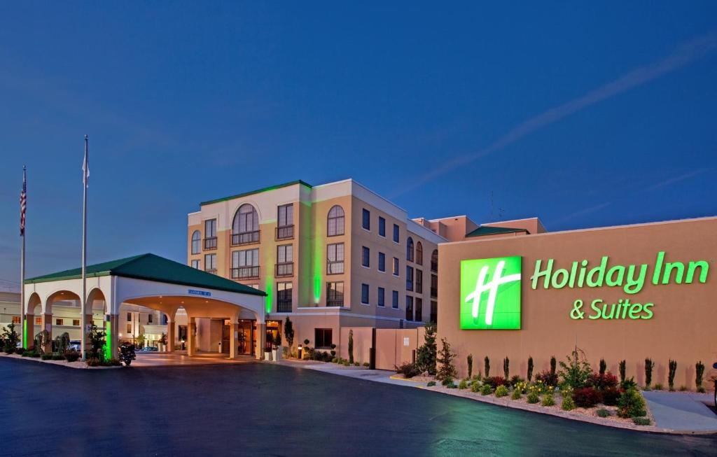 Holiday Inn Hotel & Suites Springfield, an IHG Hotel