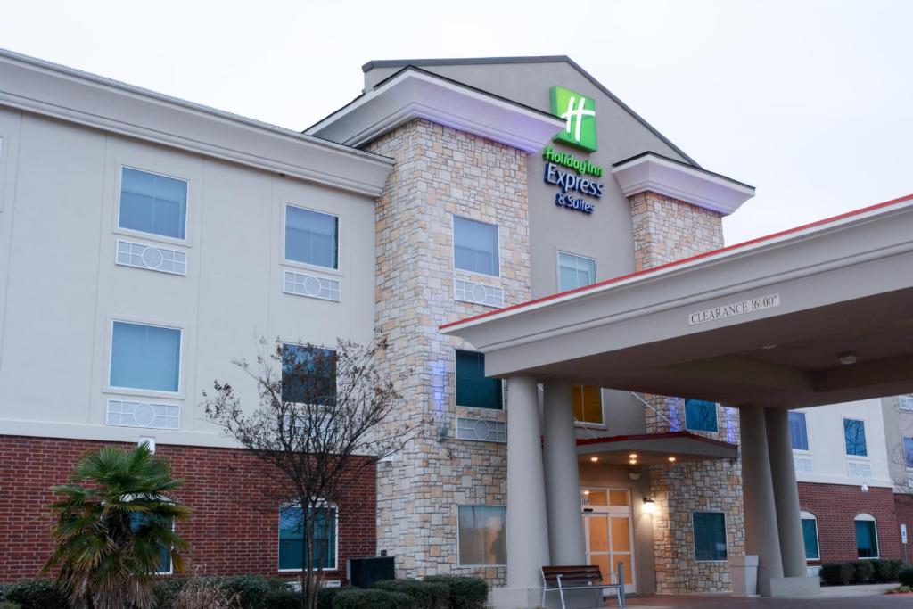 Holiday Inn Express Hotel & Suites New Boston, an IHG Hotel