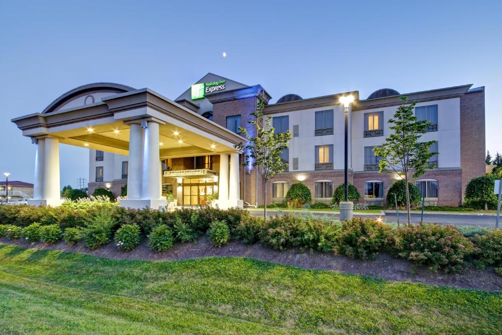 Holiday Inn Express and Suites Guelph, an IHG Hotel