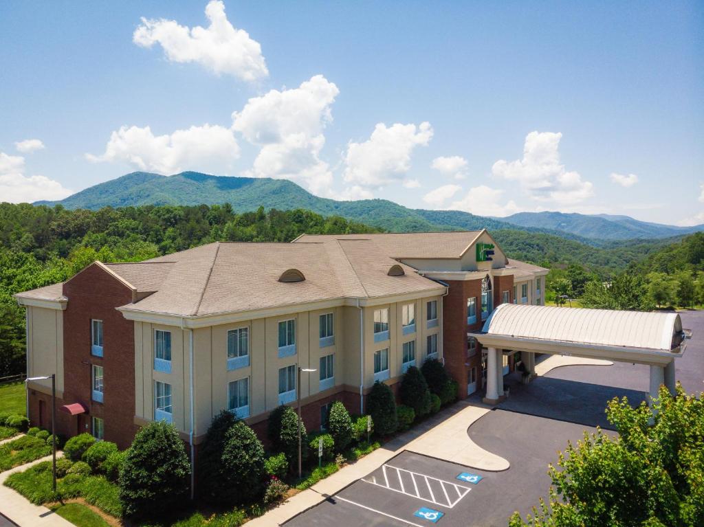 Holiday Inn Express & Suites Sylva / Dillsboro, an IHG Hotel