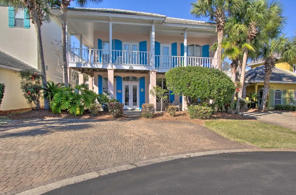 Destin-Area Retreat with Resort Pool and Beach Access!, Destin, Statele Unite ale Americii