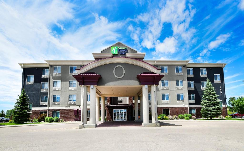 Holiday Inn Express Hotel & Suites Grand Forks, an IHG Hotel