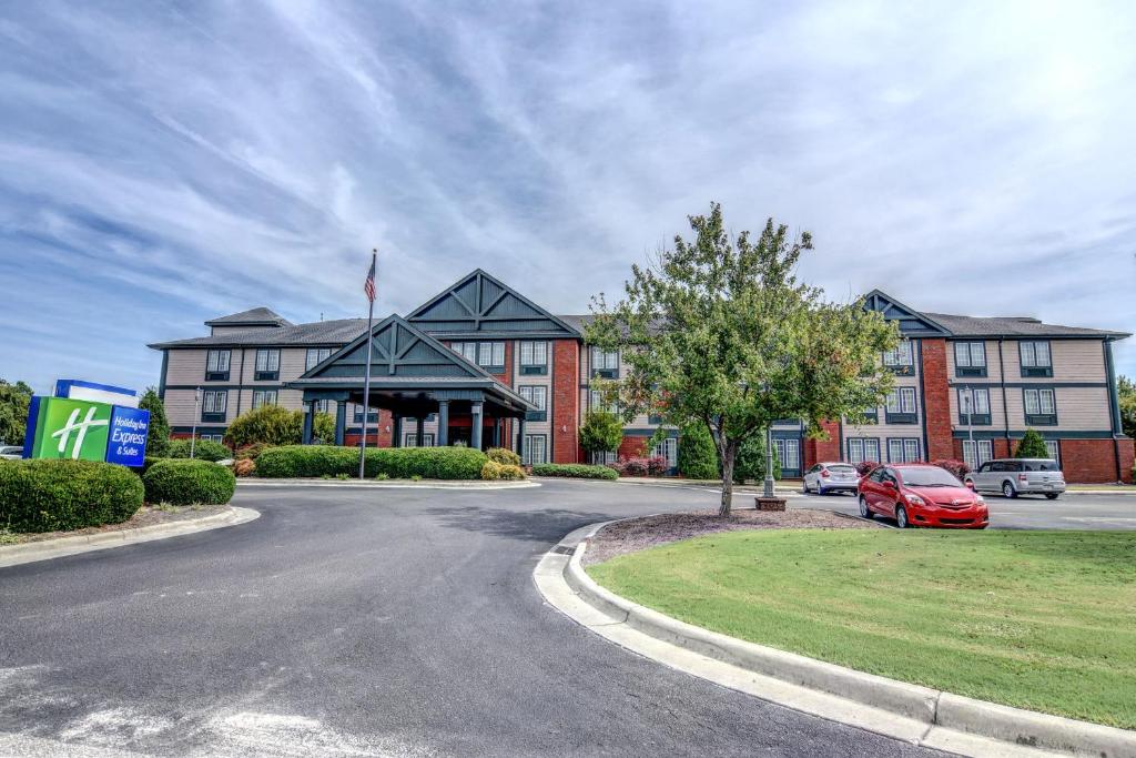 Holiday Inn Express & Suites Wallace-Hwy 41, an IHG Hotel