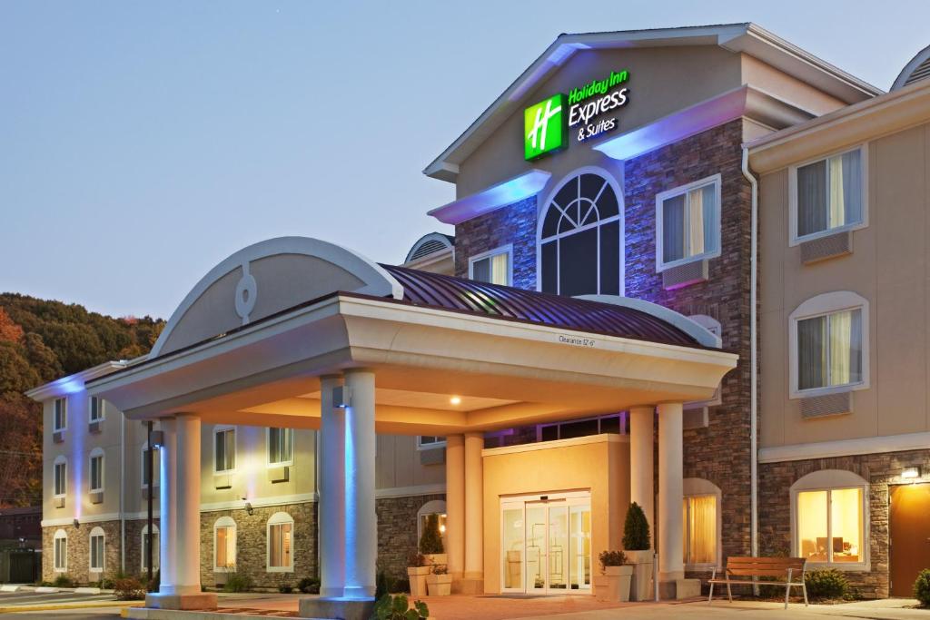 Holiday Inn Express and Suites Meriden, an IHG Hotel