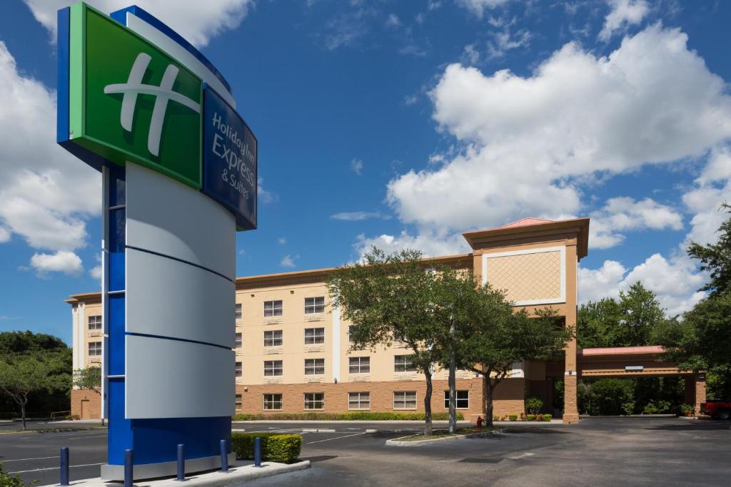 Holiday Inn Express Hotel & Suites Plant City, an IHG Hotel
