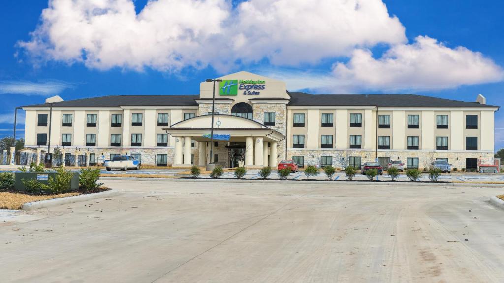 Holiday Inn Express Hotels & Suites Cuero, an IHG Hotel