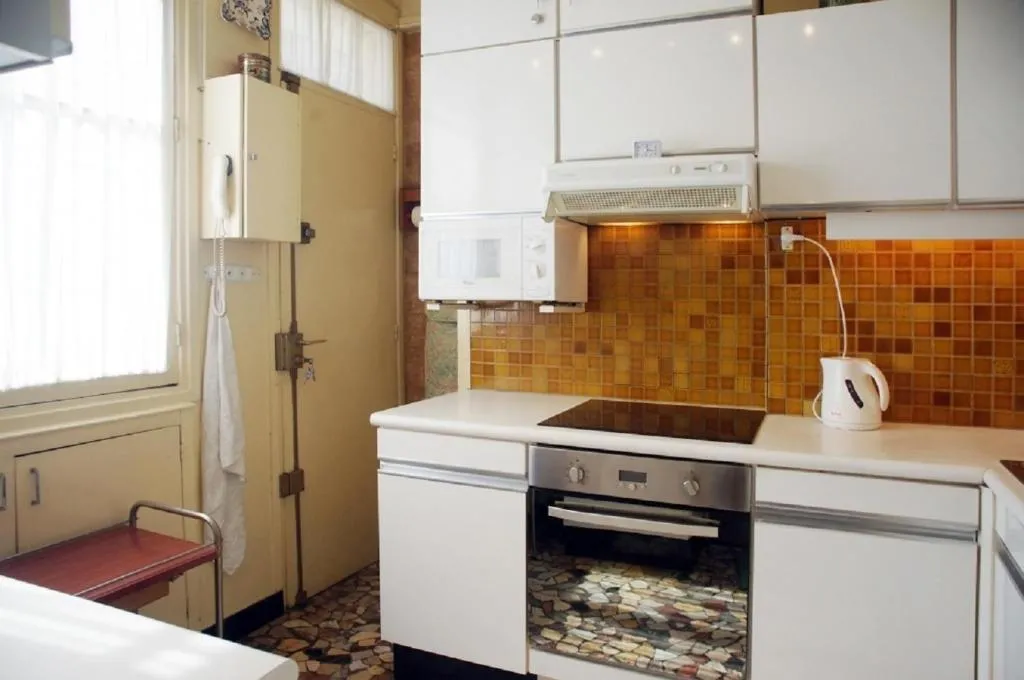 216500 - Beautiful 120 sqm duplex apartment for a family or two couples to rent in a privileged area, Paris, France
