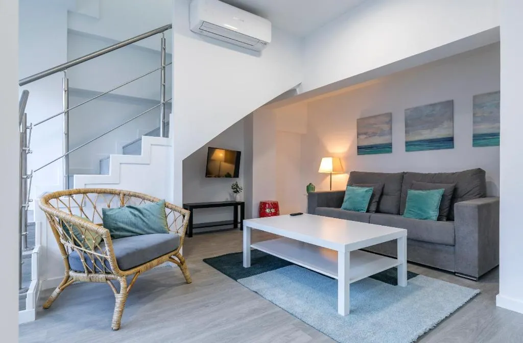 unique & stylish Retiro duplex, Madrid, Spania