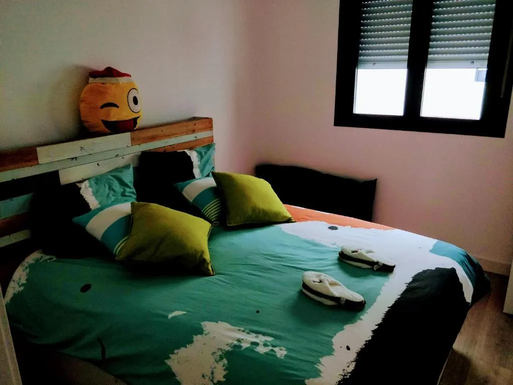 Habitación en Ático compartido con Piscina y Vistas al Mar en Parque Litoral, Malaga, Spain