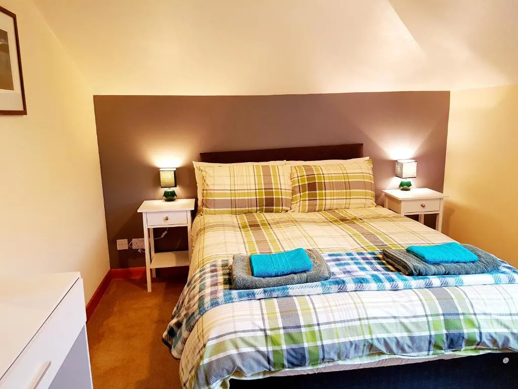 Stylish 2 bedroom - 2 miles Inverness city centre, Ardersier, United Kingdom