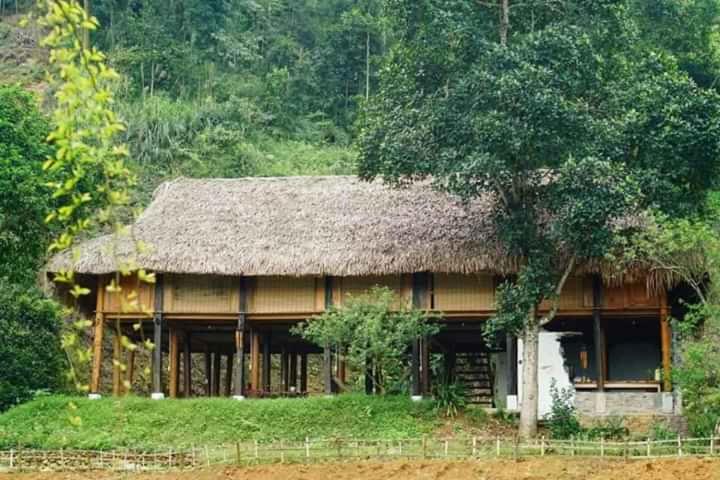 Hoang Nong farmstay - Cua Tu waterfall