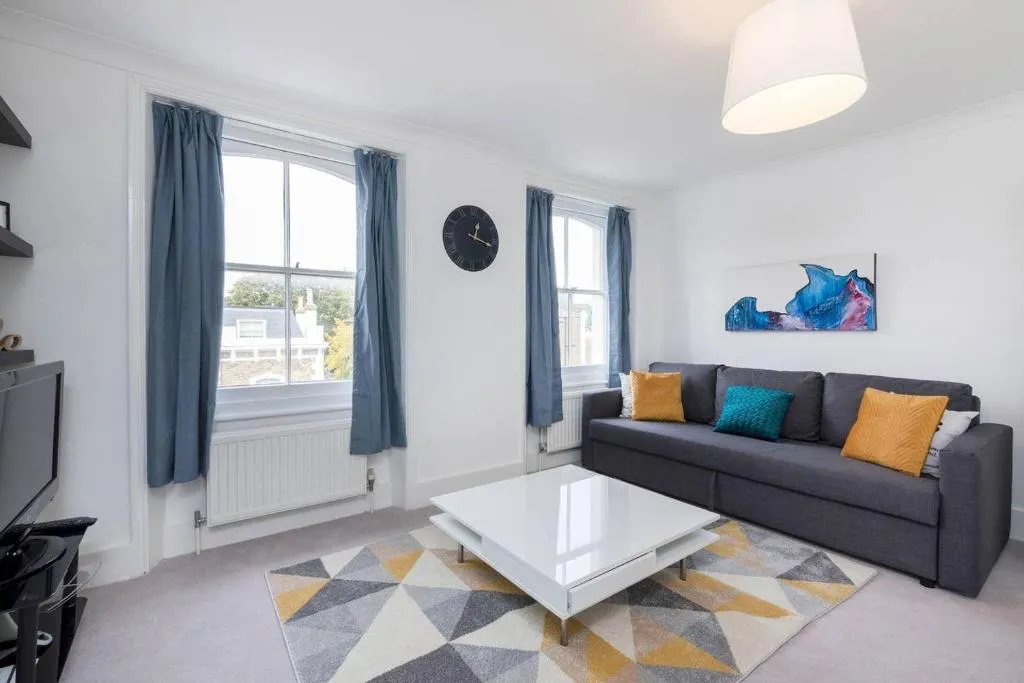 Delightful short let apartment close to Hampstead Heath, Londra, Marea Britanie