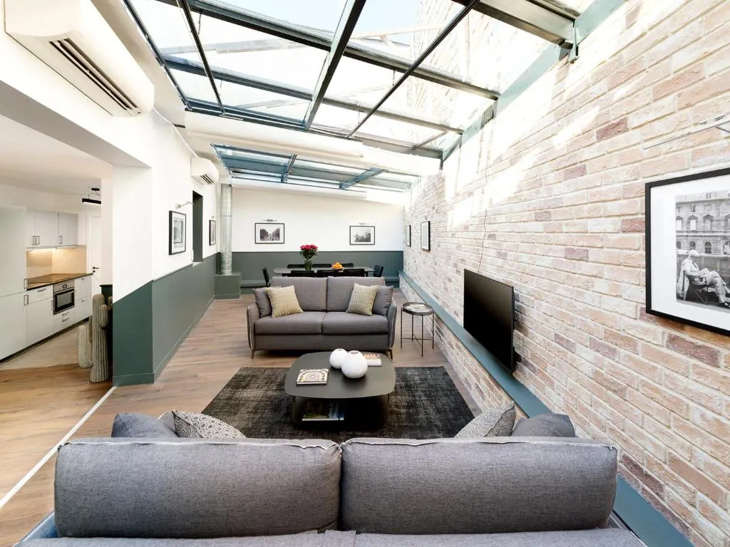 Luxury AC 3 Bedrooms Le Marais I by Livinparis, Paris, Franţa