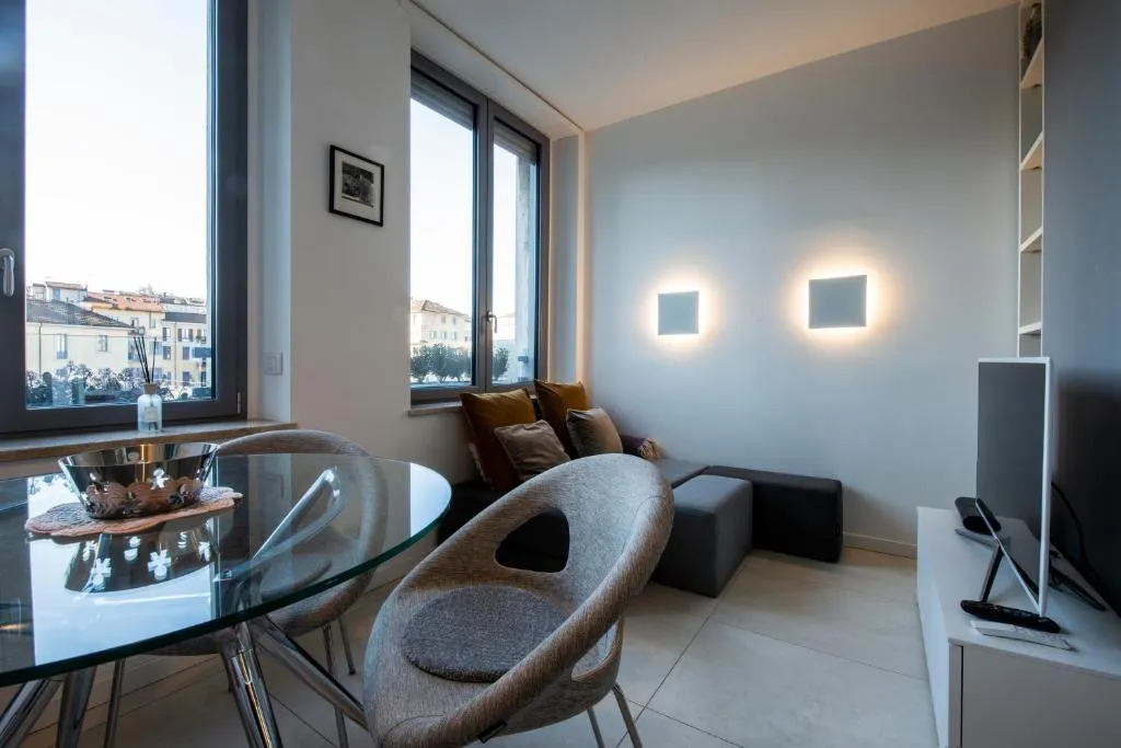 Cadorna 10, Milano, Italia