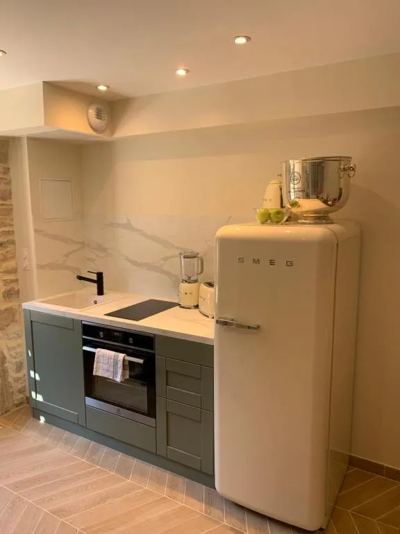 #1BEAUNE appartement cosy avec terrasse et place de parking, Beaune, Franţa