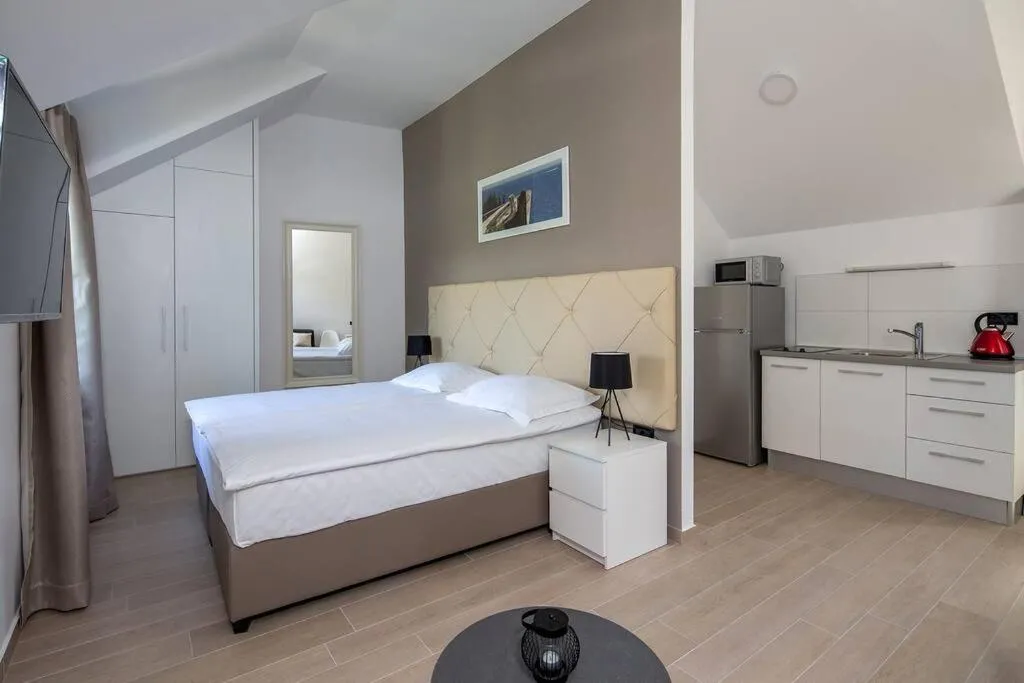 Top floor luxury studio in old town - top location, Split, Croaţia