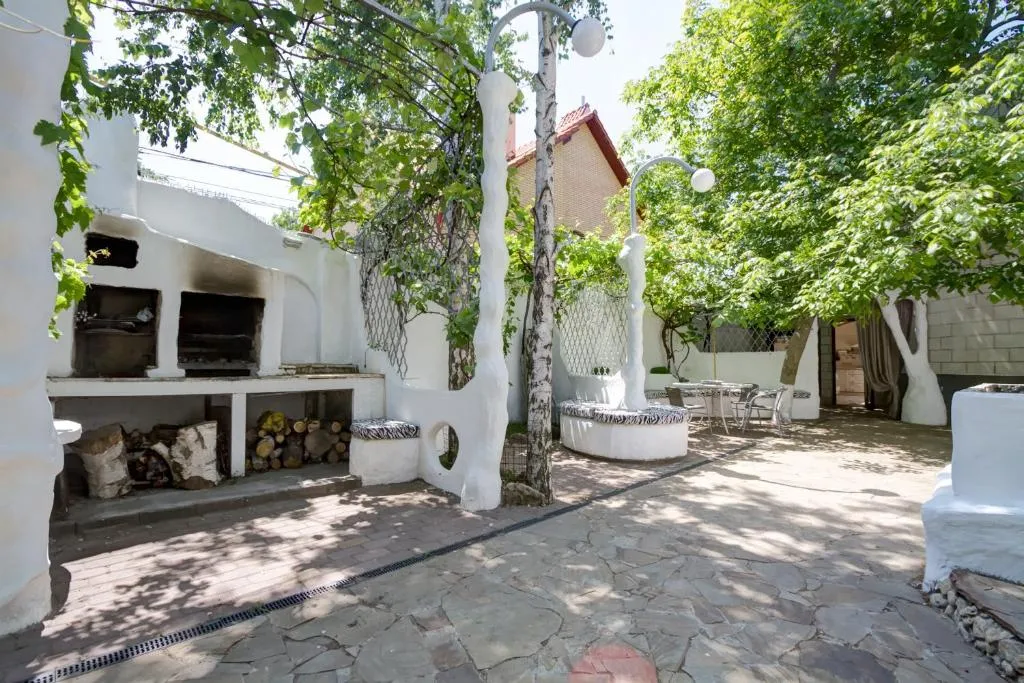 Villa Gaudi - более 2 дней, Kryzhanivka, Ukraine