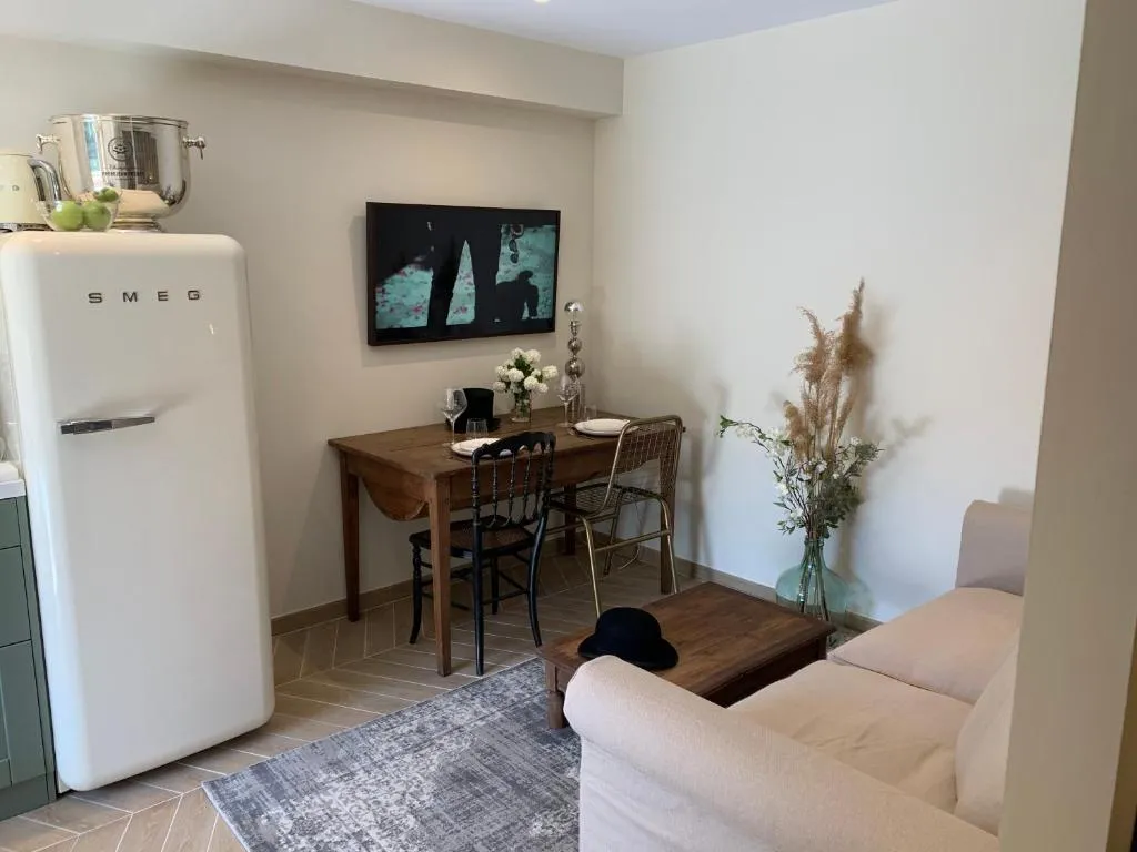 #1beaune appartement cosy, parking gratuit, centre ville, Beaune, Franţa