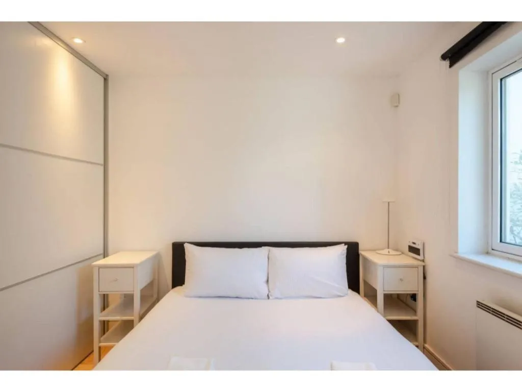 King's Cross modern and bright flat with garden, Londra, Marea Britanie