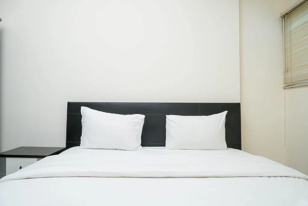 Cozy and Minimalist 2BR at Marbella Kemang Apartment By Travelio, Jakarta, Indonezia