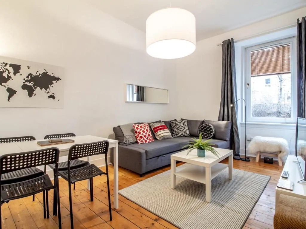 Stylish & Charming Retreat for 2- City Centre!, Edinburgh, United Kingdom
