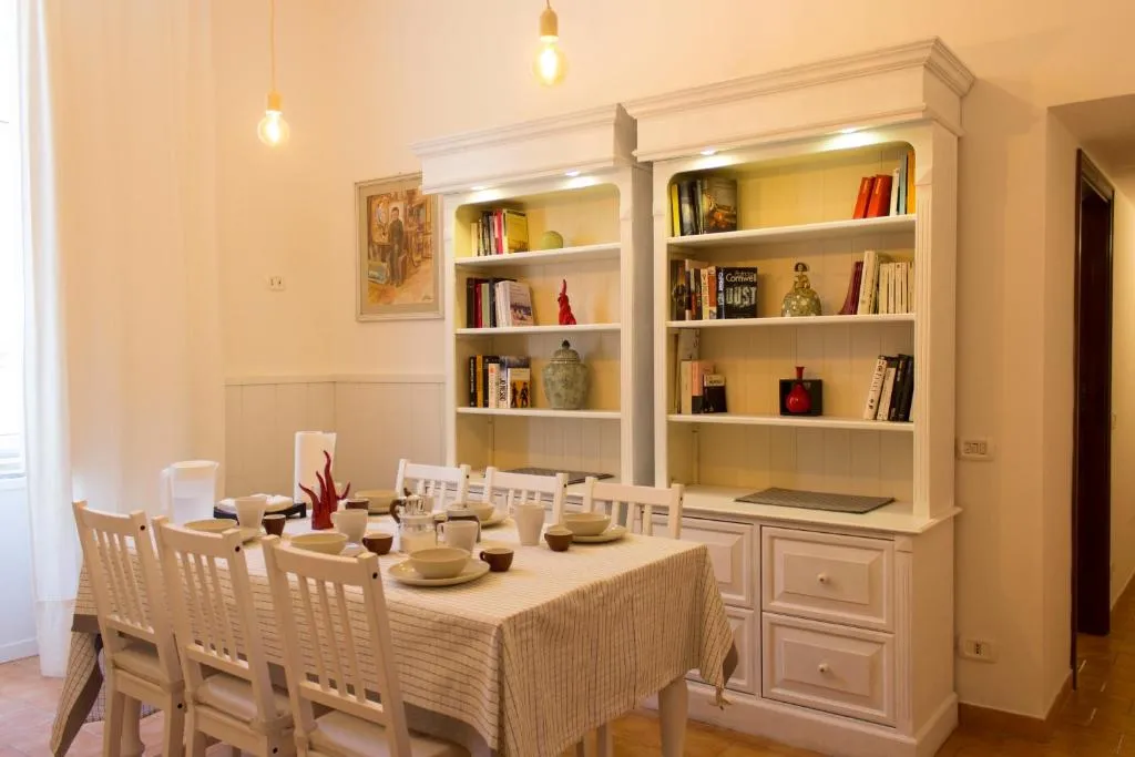 Sui Tetti Di Napoli Apartment, Napoli, Italia