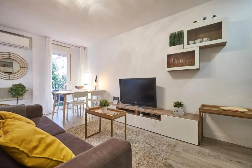 E&RMAD HOMES SAN MIGUEL, Madrid, Spania