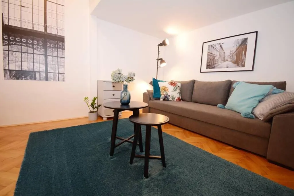 The Little Kazy in the Heart of Budapest with AC, Budapesta, Ungaria