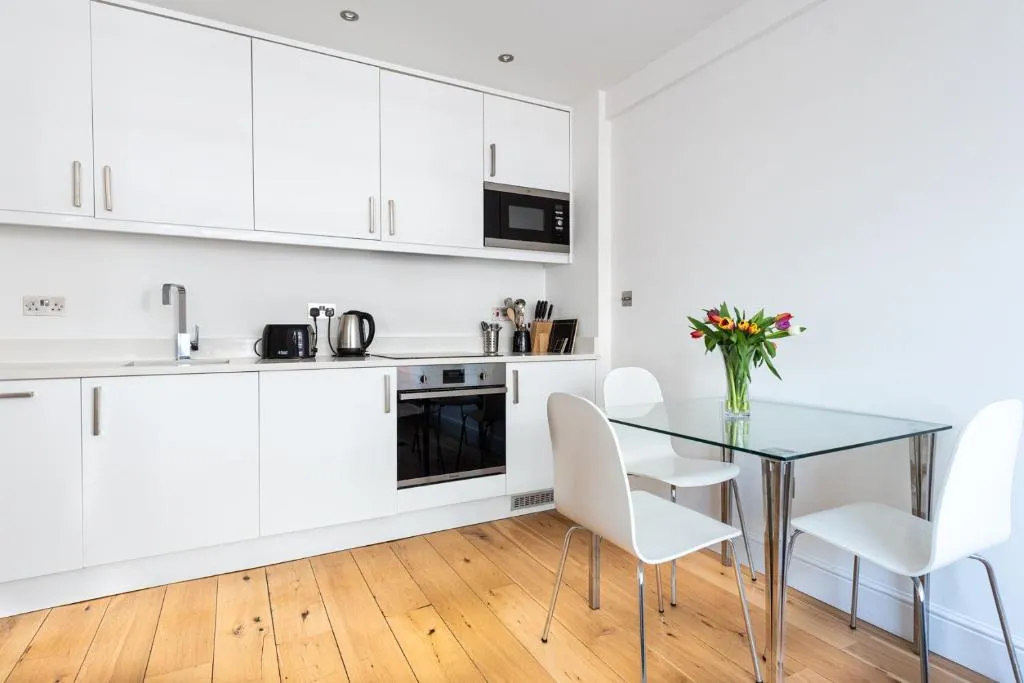 Apartment 631, Nell Gwynn House, Chelsea, Londra, Marea Britanie