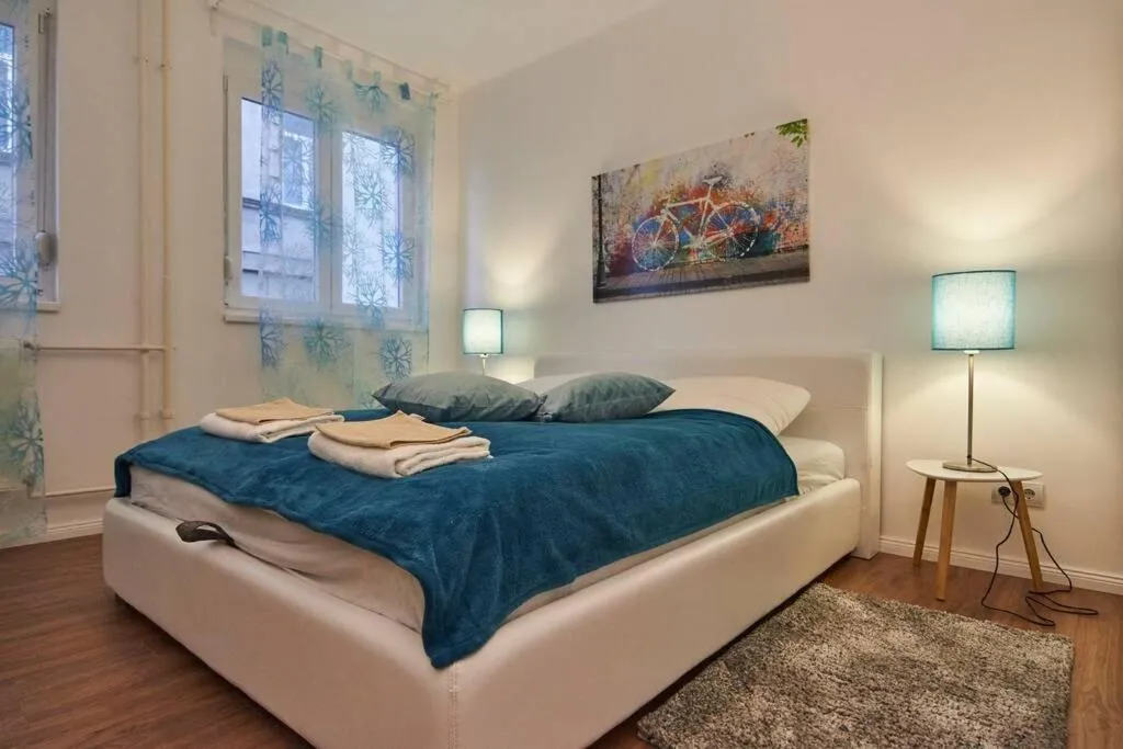 The Paulay Downtown apartment+A/C, Budapesta, Ungaria