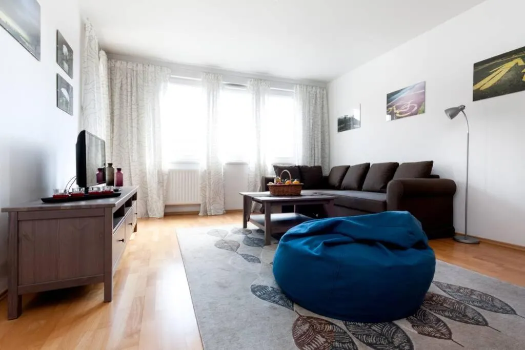 The Acacia with BALCONY & CAR PARK!, Budapesta, Ungaria