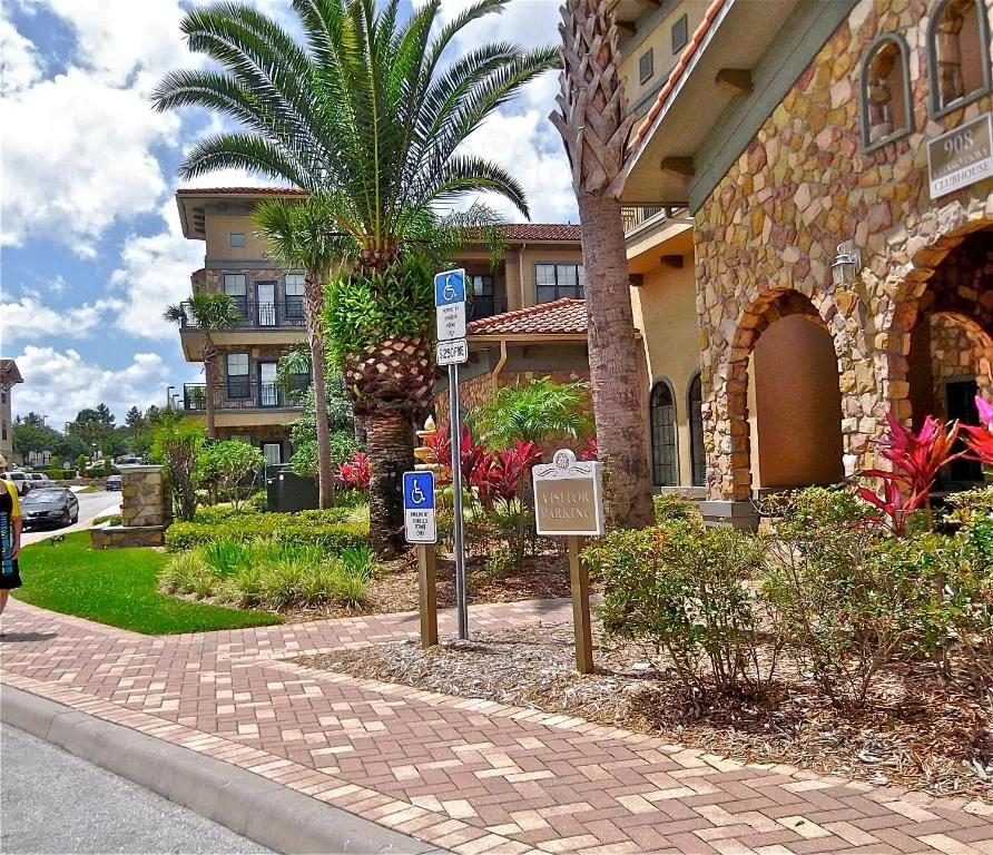 Bella Piazza executive condo, Davenport, Statele Unite ale Americii