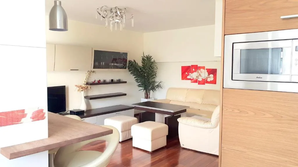 Apartament ze s?onecznym OGRODEM, Gdańsk, Polonia