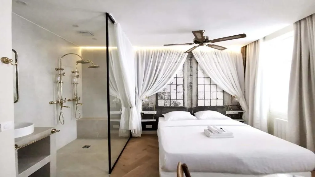 IT'S A DREAM ! bright apartment near Eiffel Tower, Paris, France
