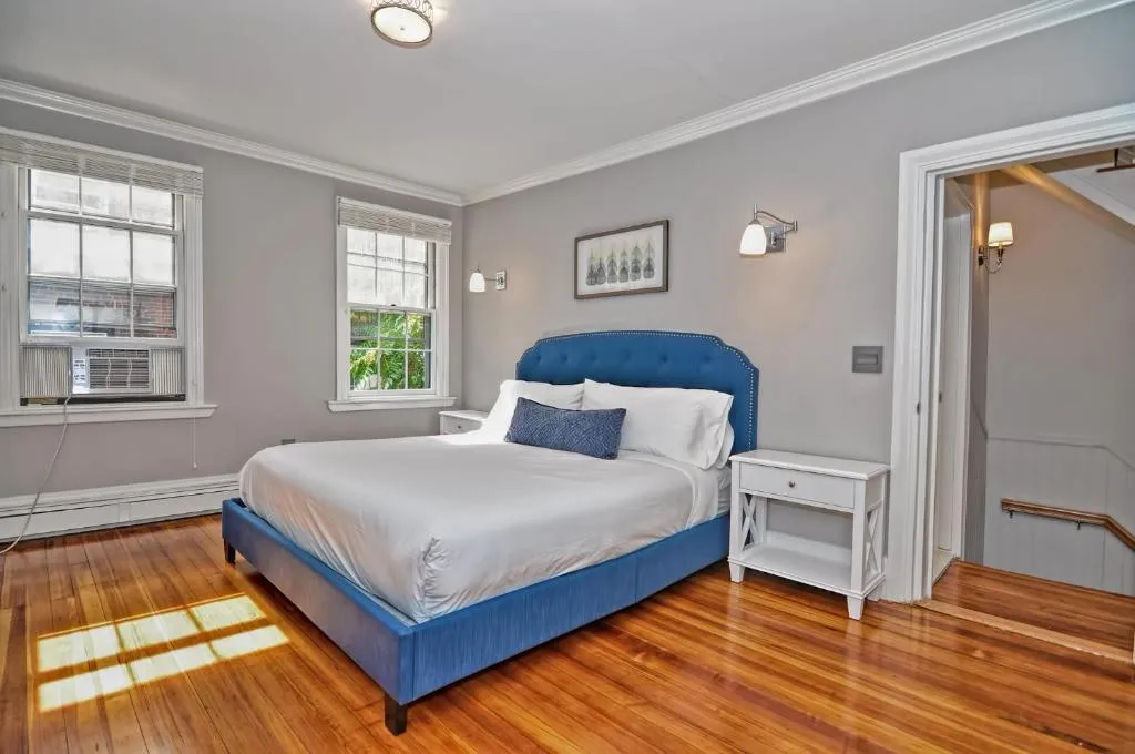 Sterling Cedar, Boston, United States