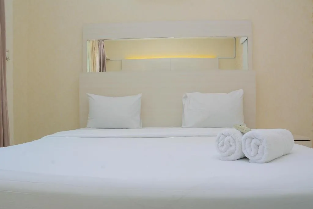 Minimalist and Cozy 1BR Apartment at The Boulevard By Travelio, Jakarta, Indonesia