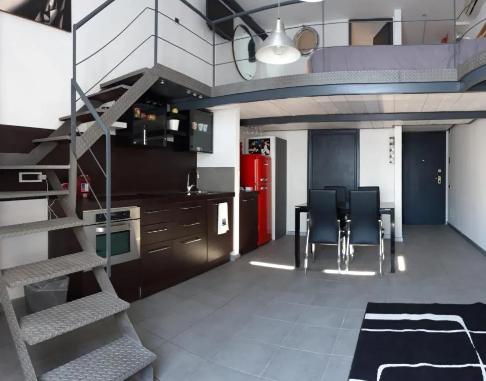 MY HOME MILANO NAVIGLI B&B, Comasina, Italy