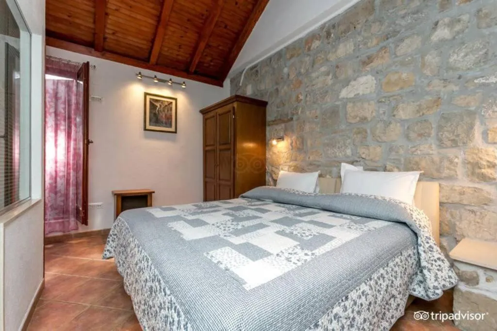 2 Bedroom Cottage, Split, Croatia