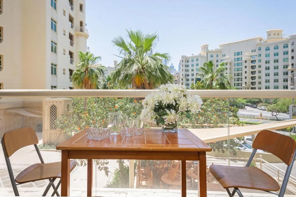 Splendid 3BR Holiday Home with a large balcony, Alantos, United Arab Emirates