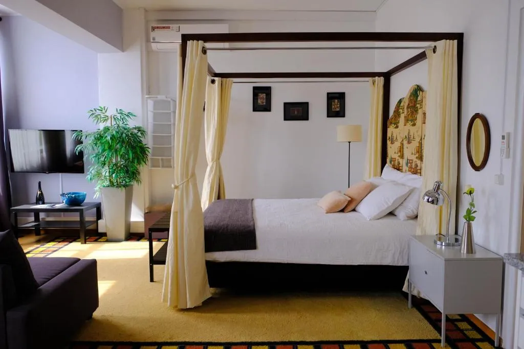 Luxury Suites Júlio Dinis, Porto, Portugal