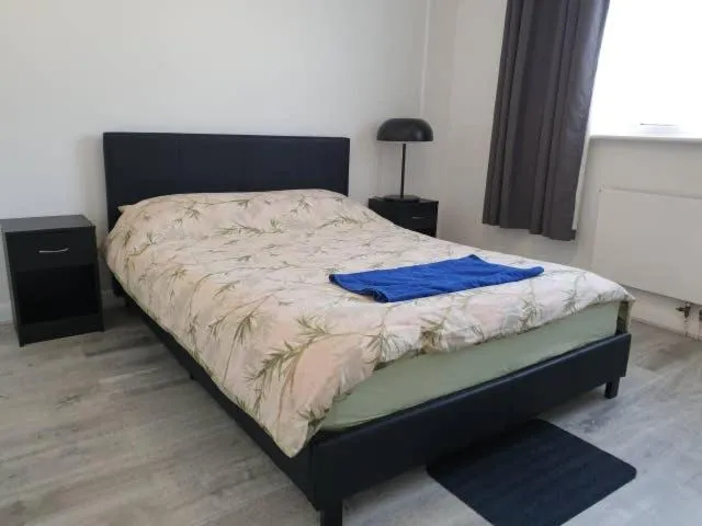 Double bed room in east london, Londra, Marea Britanie