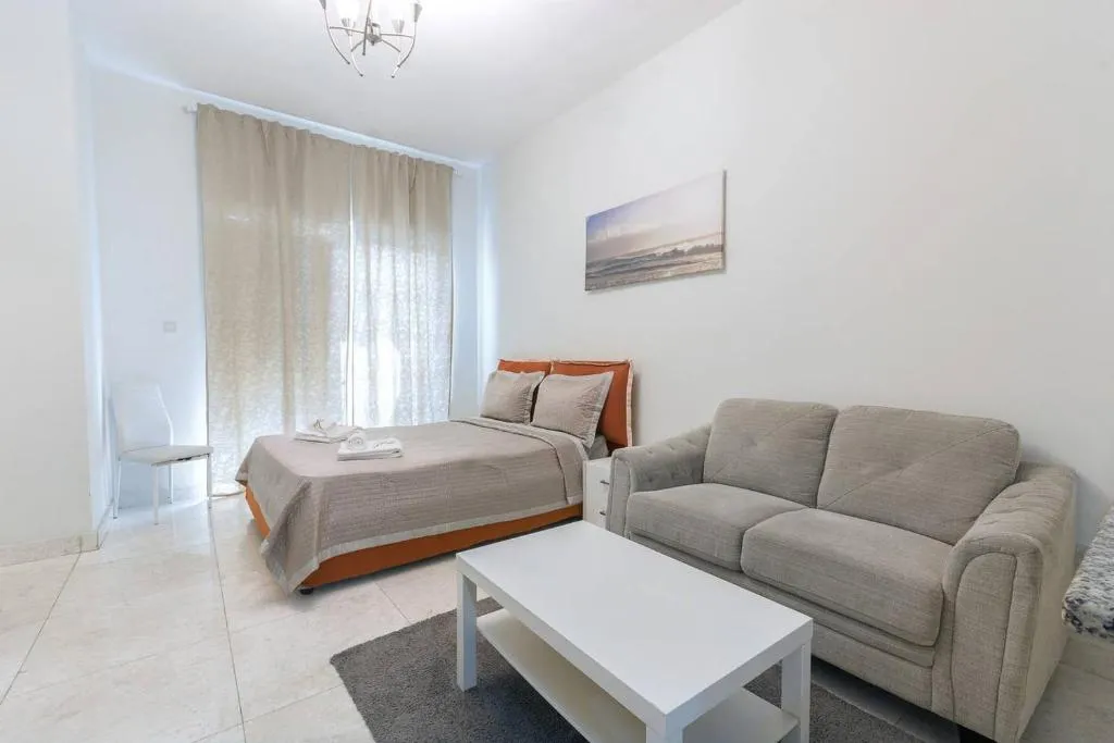 Cosy & Cute Downtown Studio, Alantos, United Arab Emirates