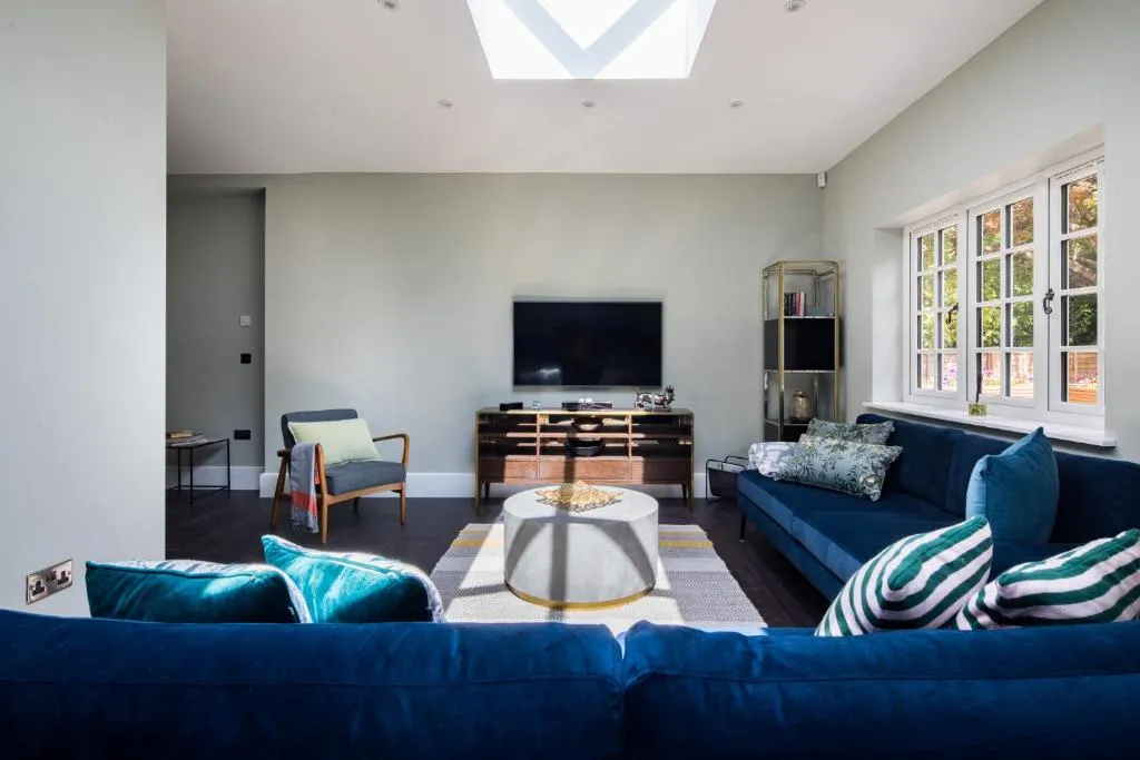 The Ascot Retreat - Spacious 3BDR Home with Parking & Garden, Londra, Marea Britanie