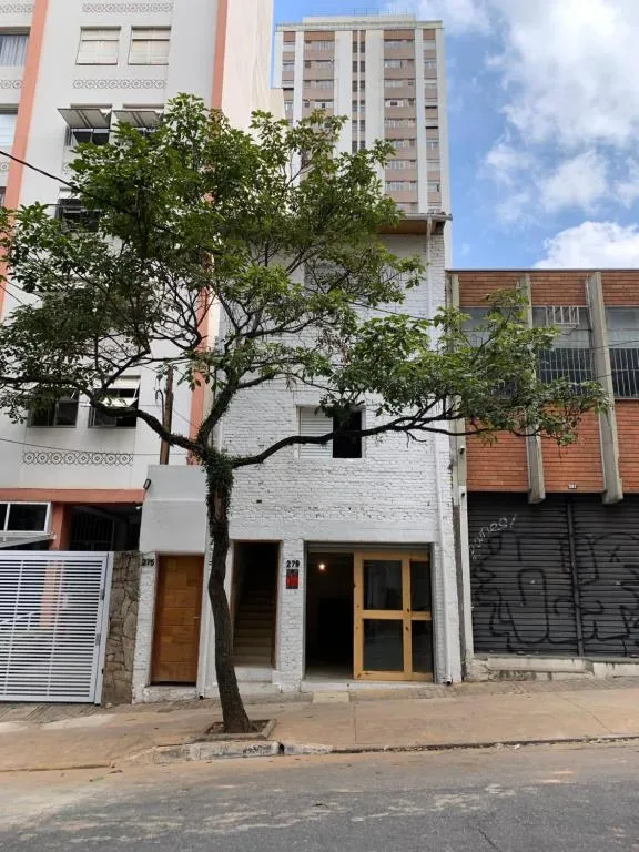 Quarto Pinheiros Metrô, Sao Paulo, Brazilia